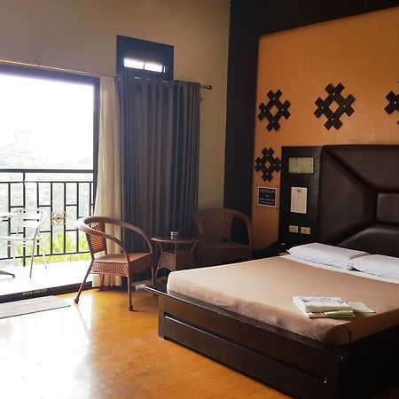 Hollywood Drive-In Hotel Baguio City Bagian luar foto