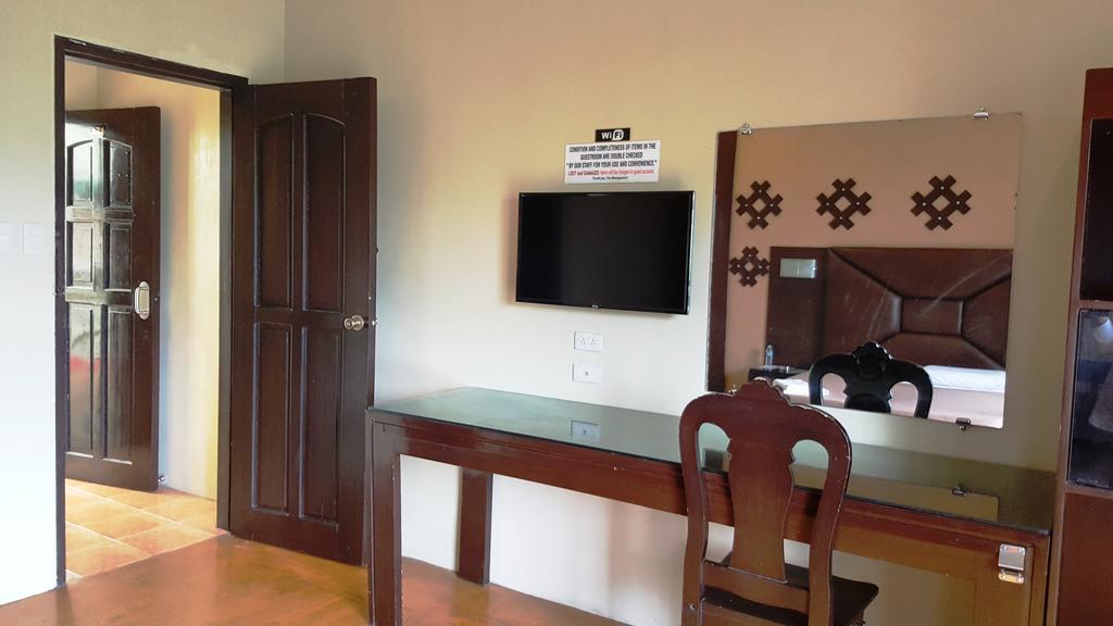 Hollywood Drive-In Hotel Baguio City Bagian luar foto