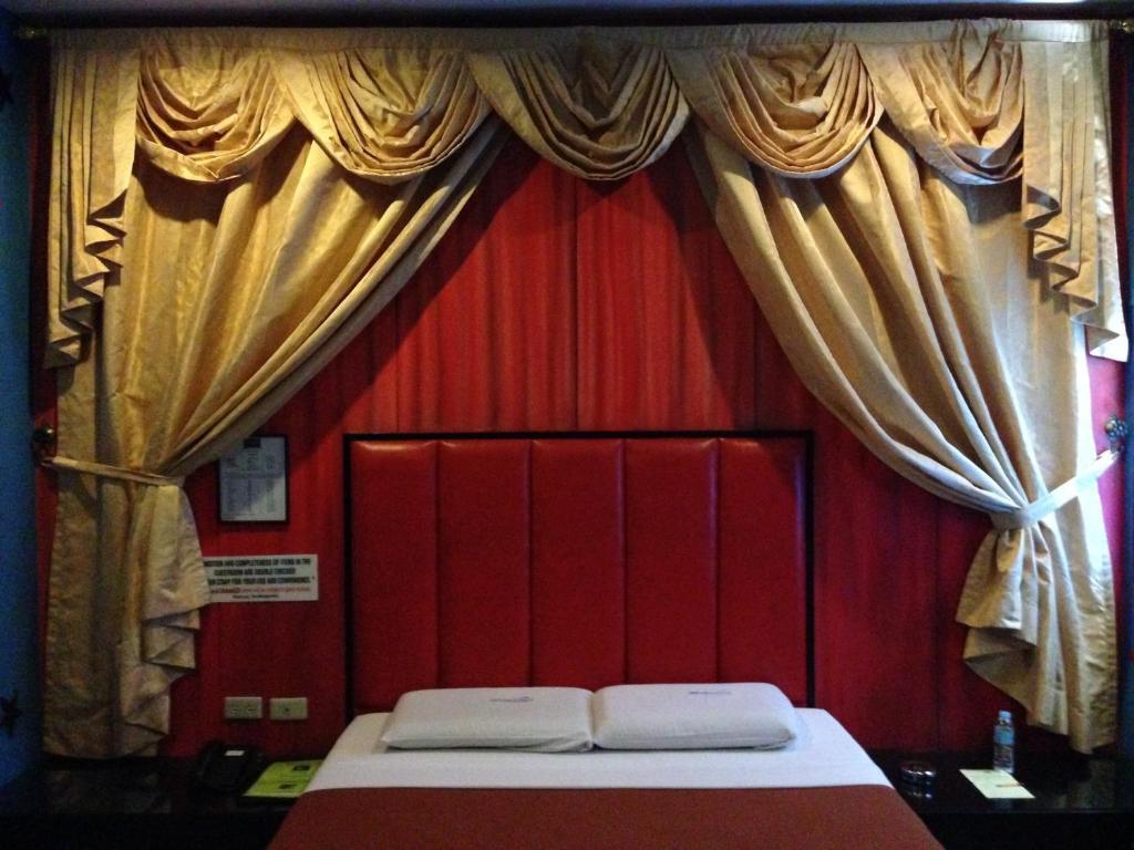 Hollywood Drive-In Hotel Baguio City Bagian luar foto