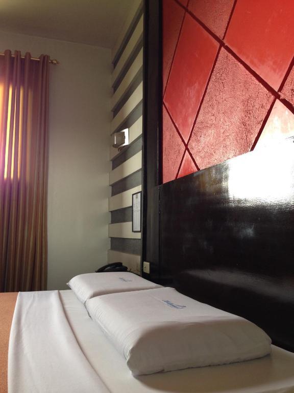 Hollywood Drive-In Hotel Baguio City Bagian luar foto