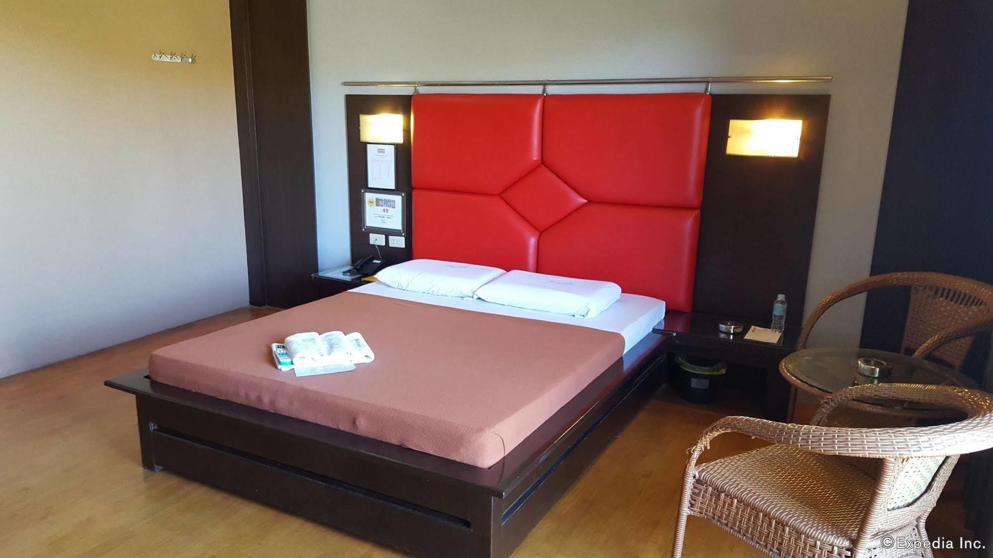 Hollywood Drive-In Hotel Baguio City Bagian luar foto