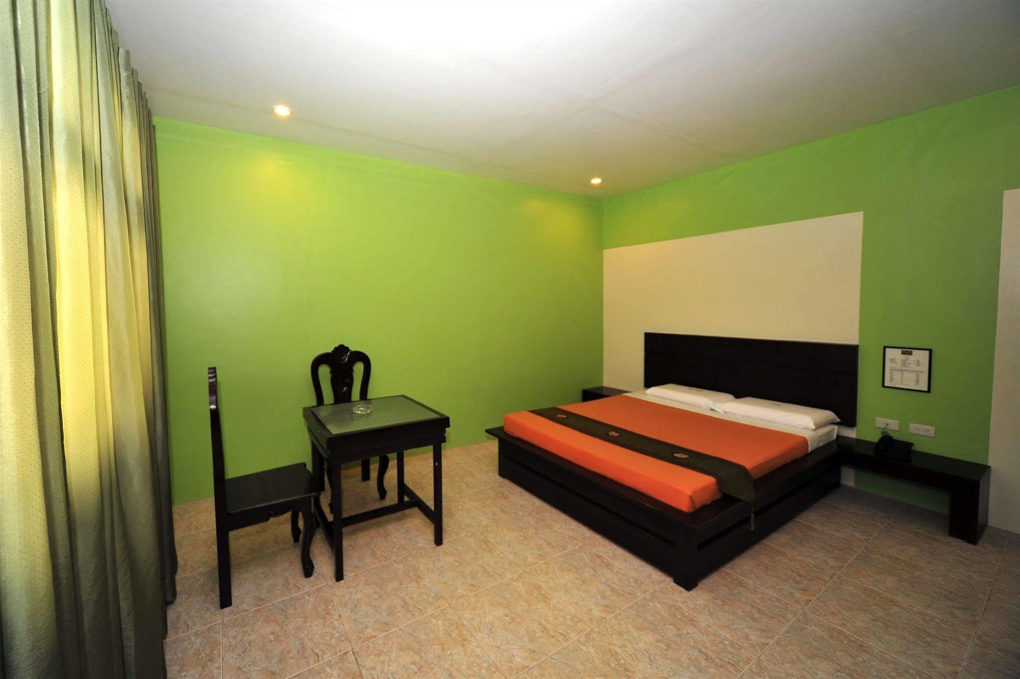 Hollywood Drive-In Hotel Baguio City Bagian luar foto