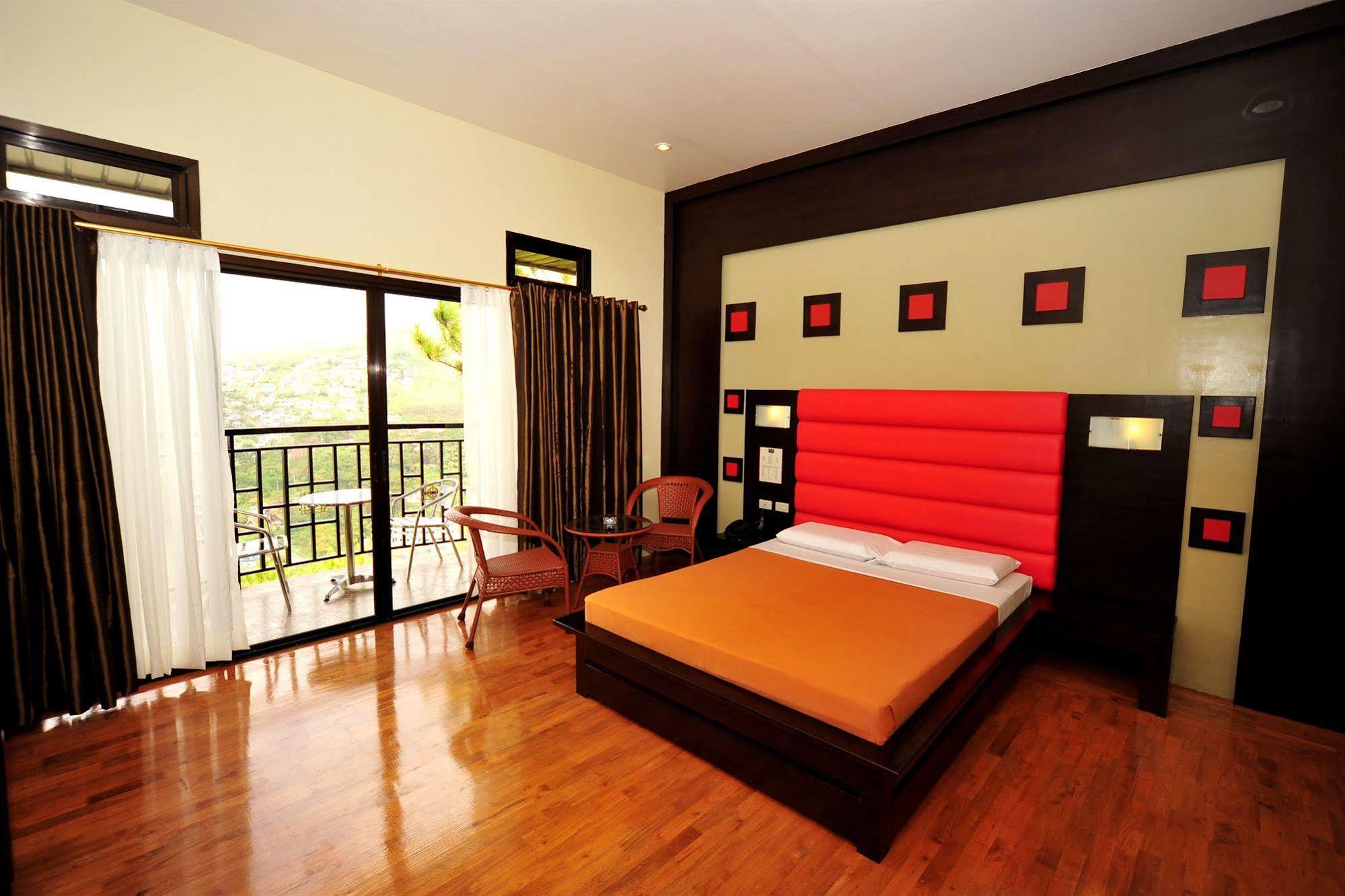 Hollywood Drive-In Hotel Baguio City Bagian luar foto