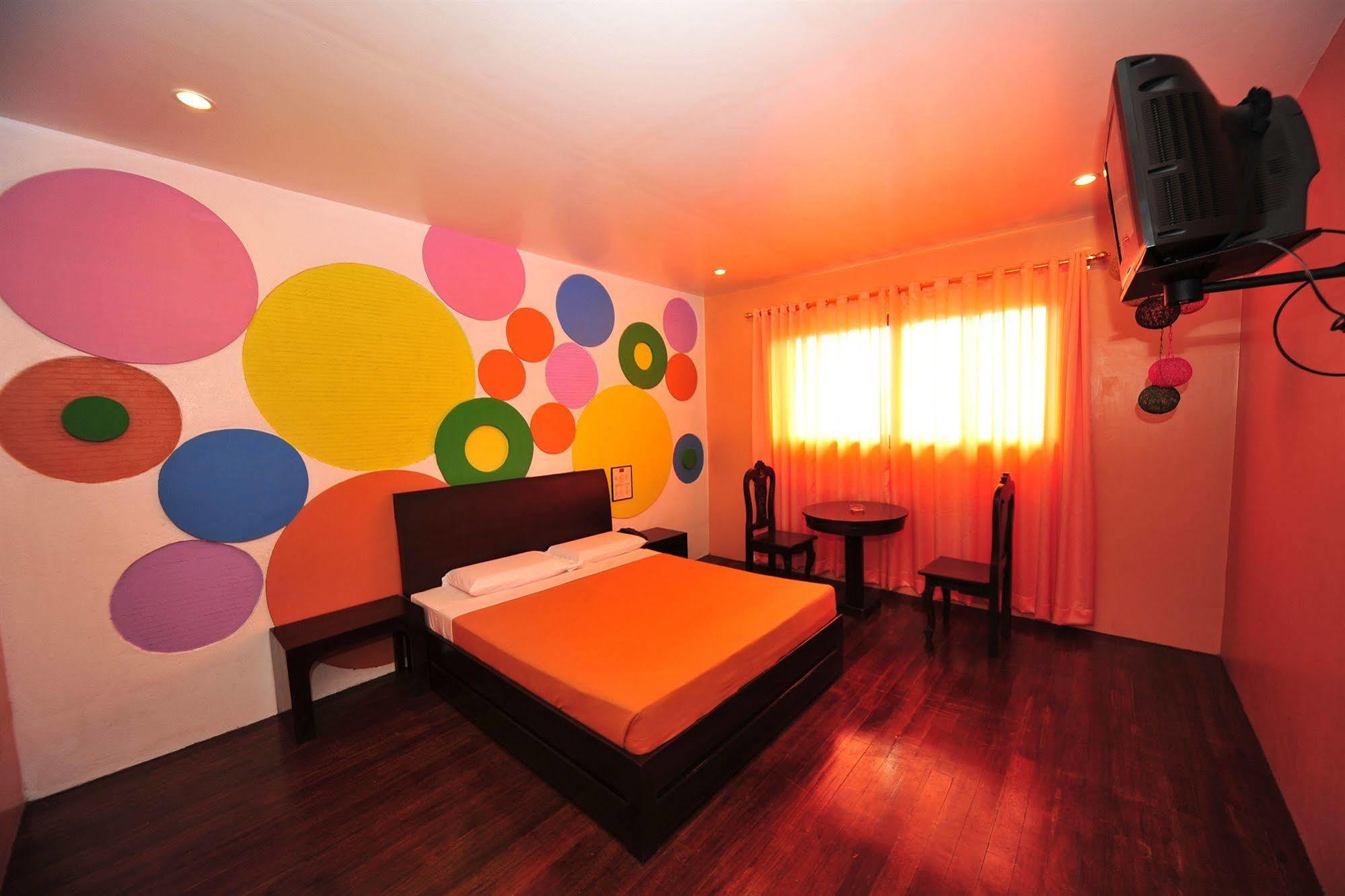 Hollywood Drive-In Hotel Baguio City Bagian luar foto