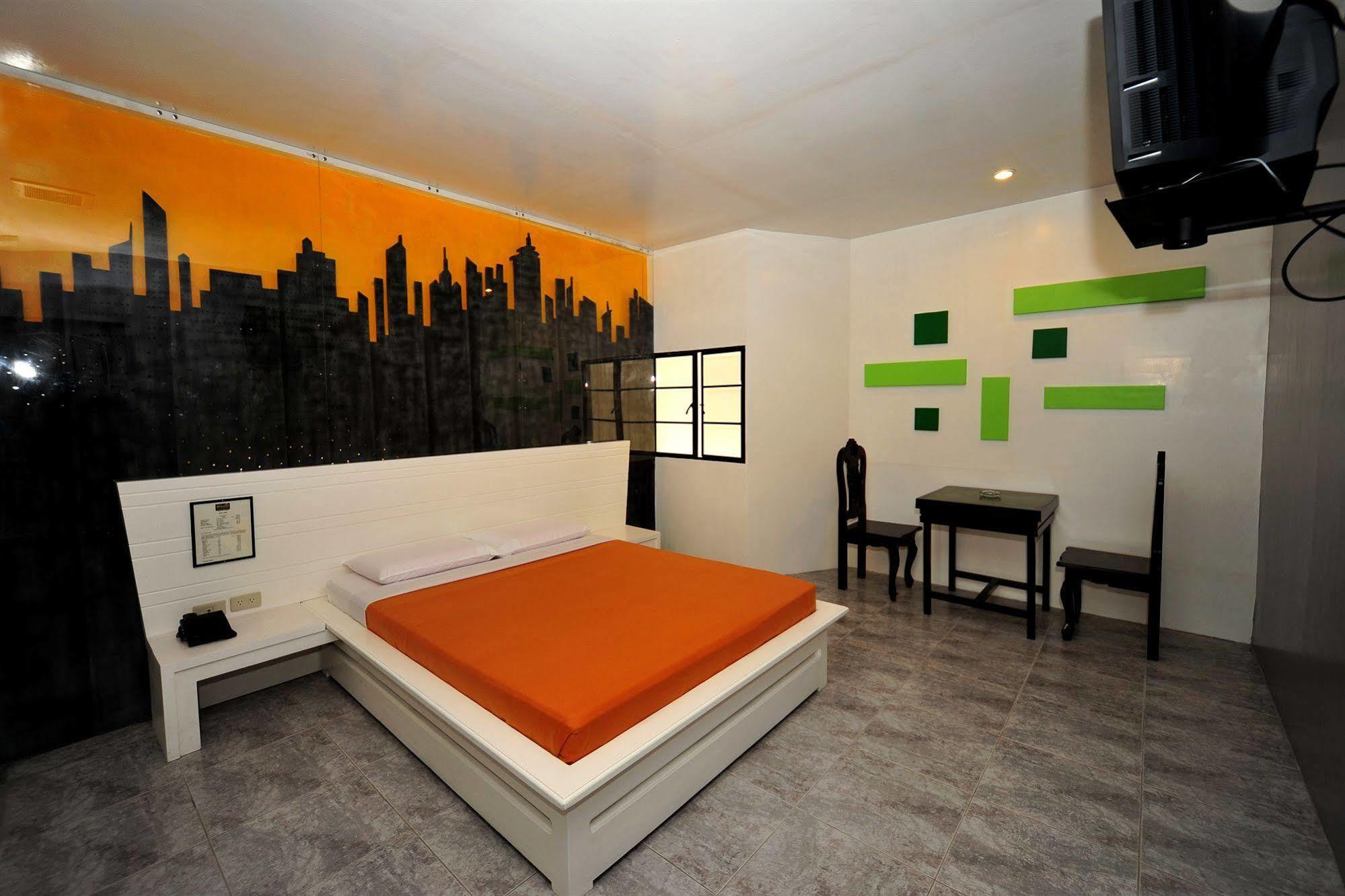 Hollywood Drive-In Hotel Baguio City Bagian luar foto